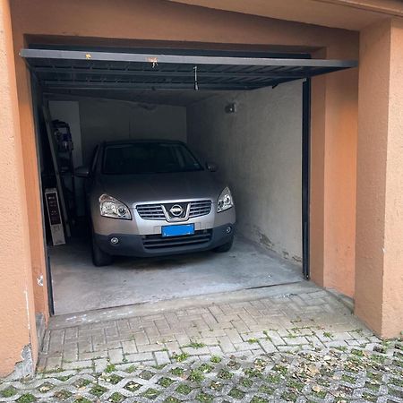 Little Marina Apartment Malgrate Exterior photo